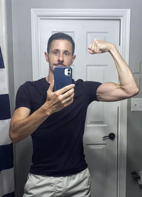 I like how this t-shirt fits.