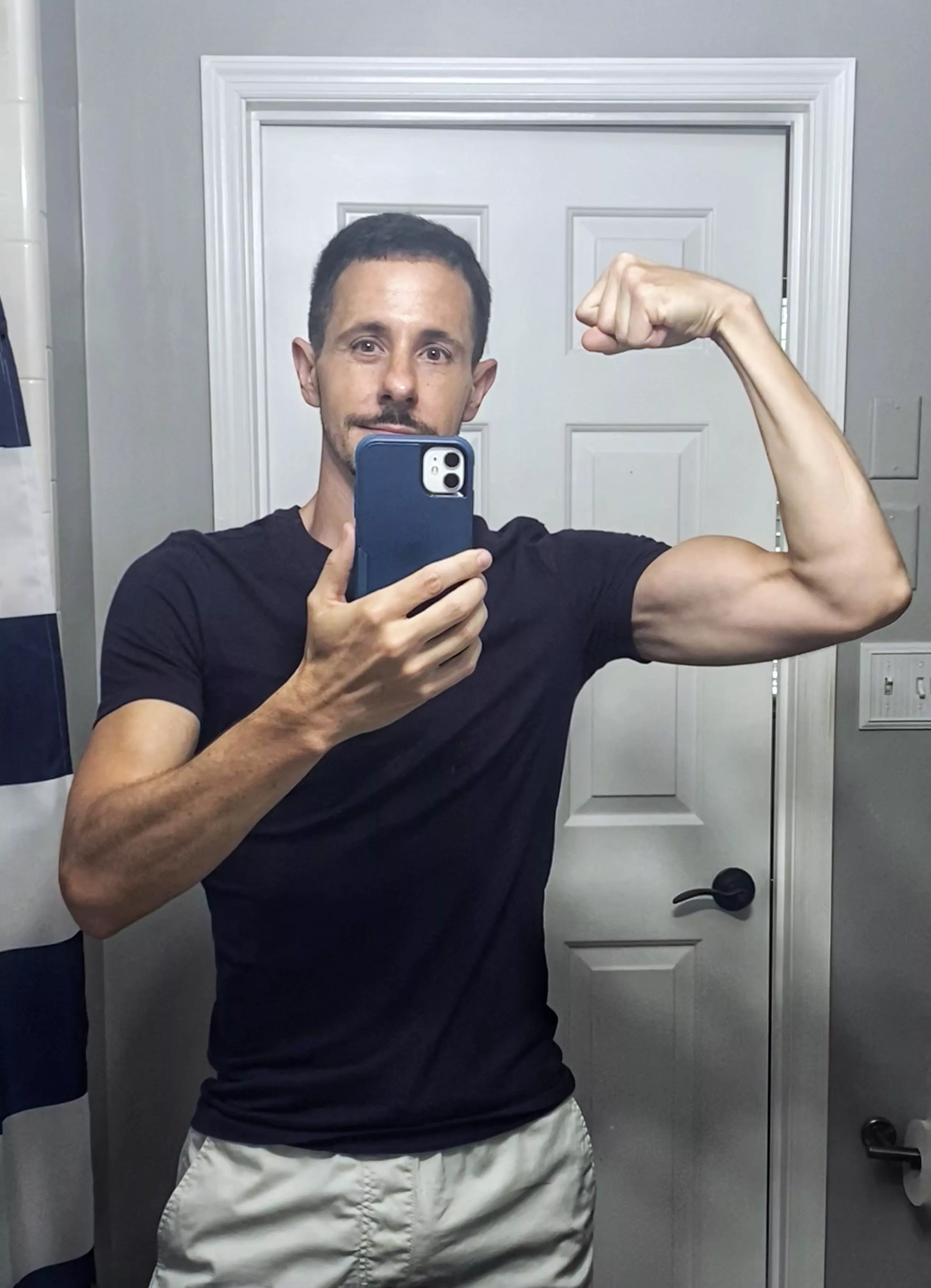 I like how this t-shirt fits.