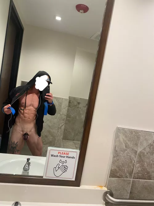 If only people at the gym knew what was under my shorts 😂💁🏼‍♂️. Being an alpha cuckold is possible.