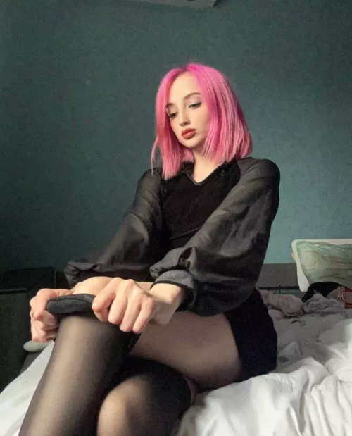 Is a girl who is not nude still hot?