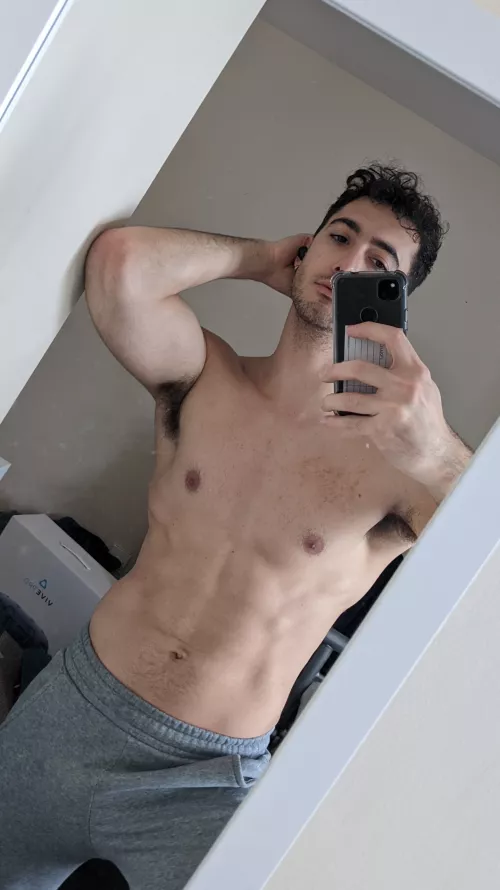 Just moved to this new town and don't know anybody.. at least the mirror is great tho π€