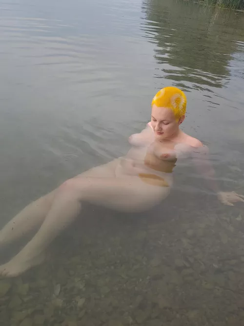 lets go for a swim😚