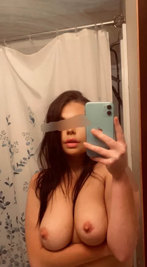 Let’s show hubby how many out there enjoy chubby milfs! 🫣 [image]