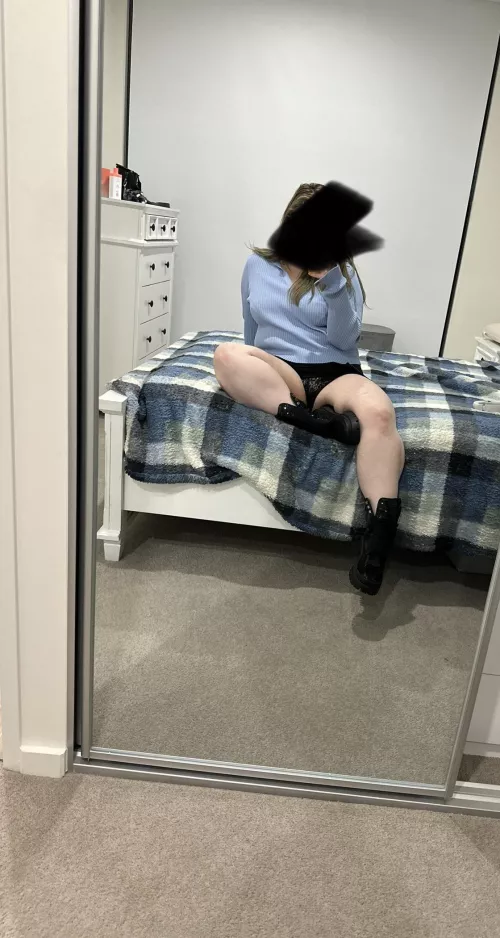 Looking for a girl to play with after my bf fills me up