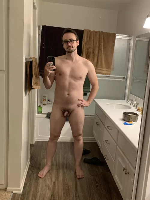 M, 29, 172lbs, 5’10” Back from an evening swim. I feel pretty good fitness-wise, but my body confidence has been pretty damn low these days.