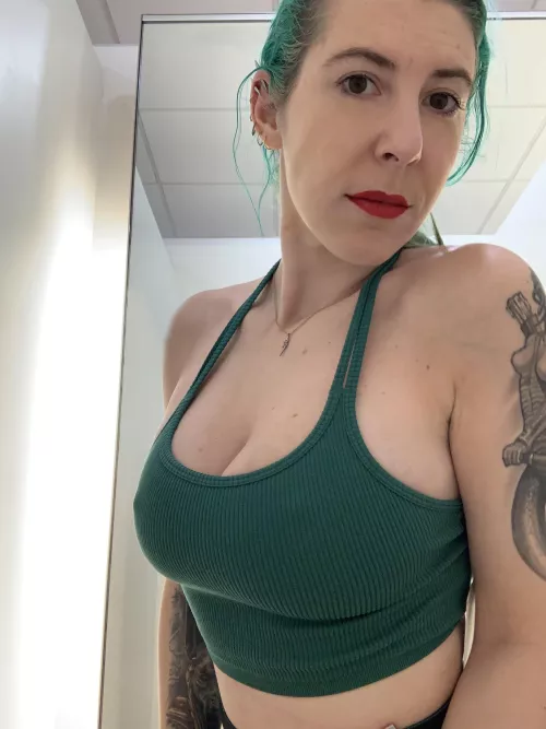 Matching sports bra [image]