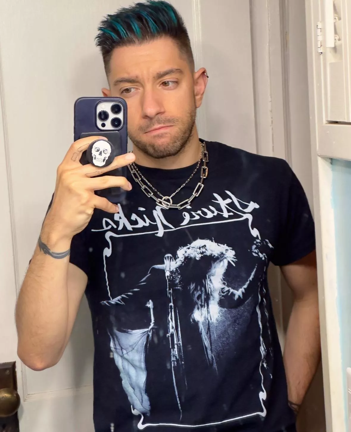 Need Some New Music Recommendations — Send Your Faves 🎧