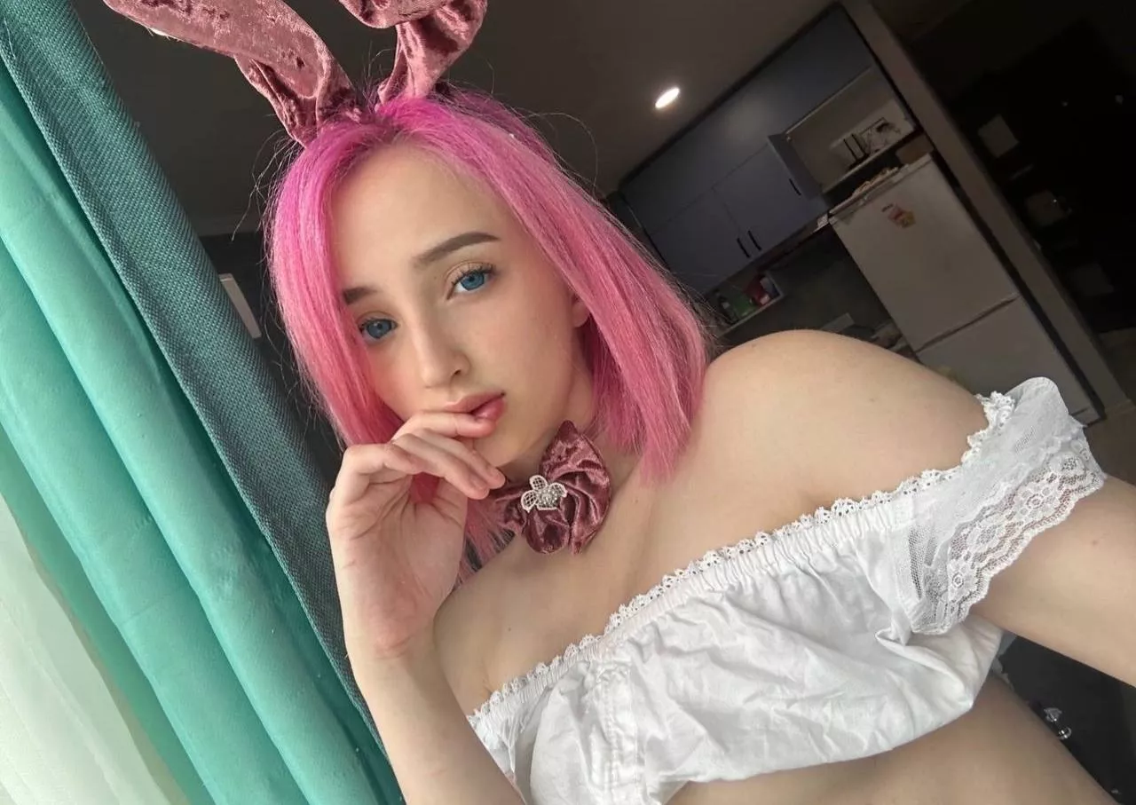 Still worth fucking with no makeup on?