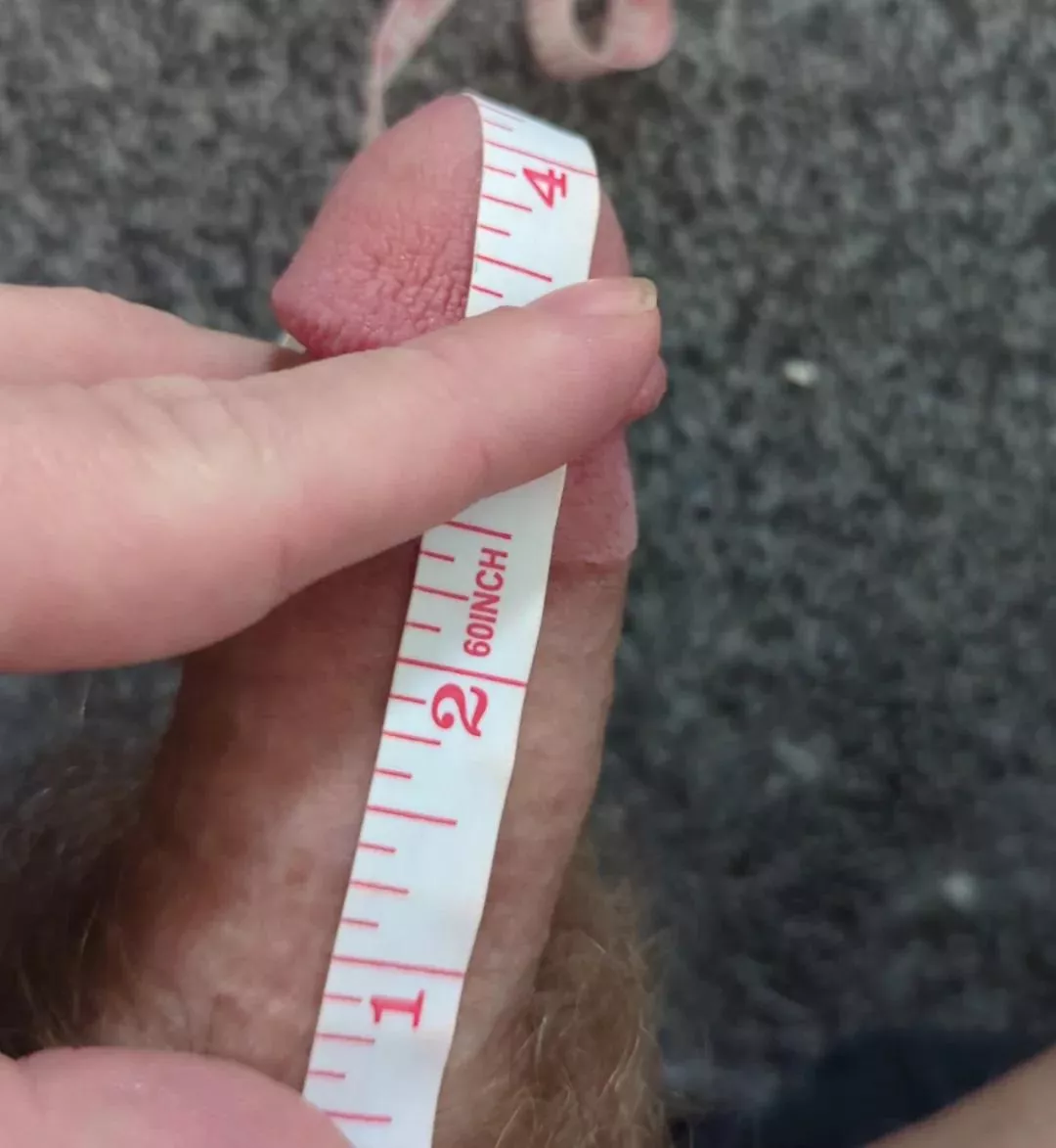 Total bottom, love huge cocks, been told it might be because mines quite small.