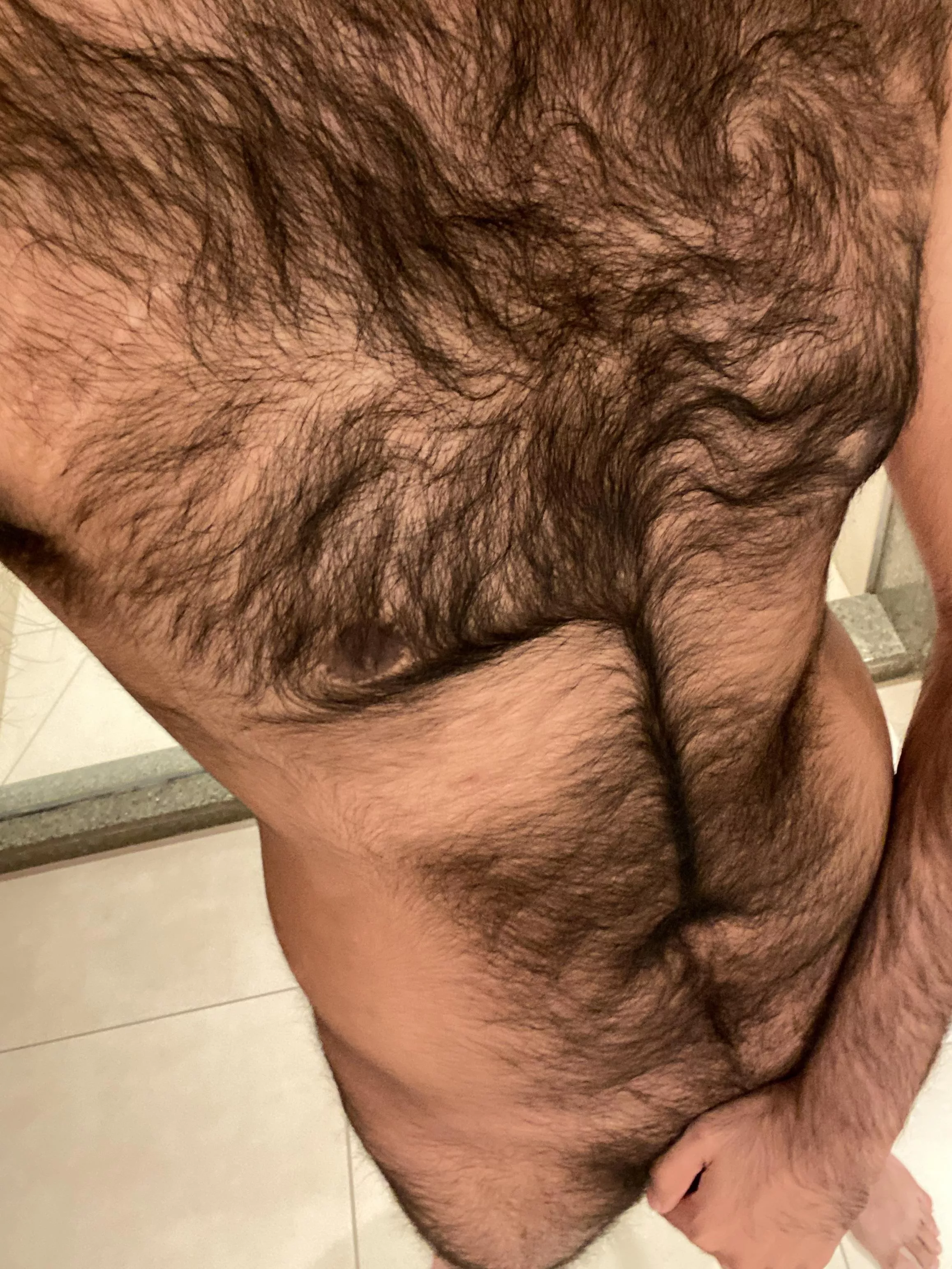 25 hung, hairy and horny. Looking for twinks, add: hung_hairy