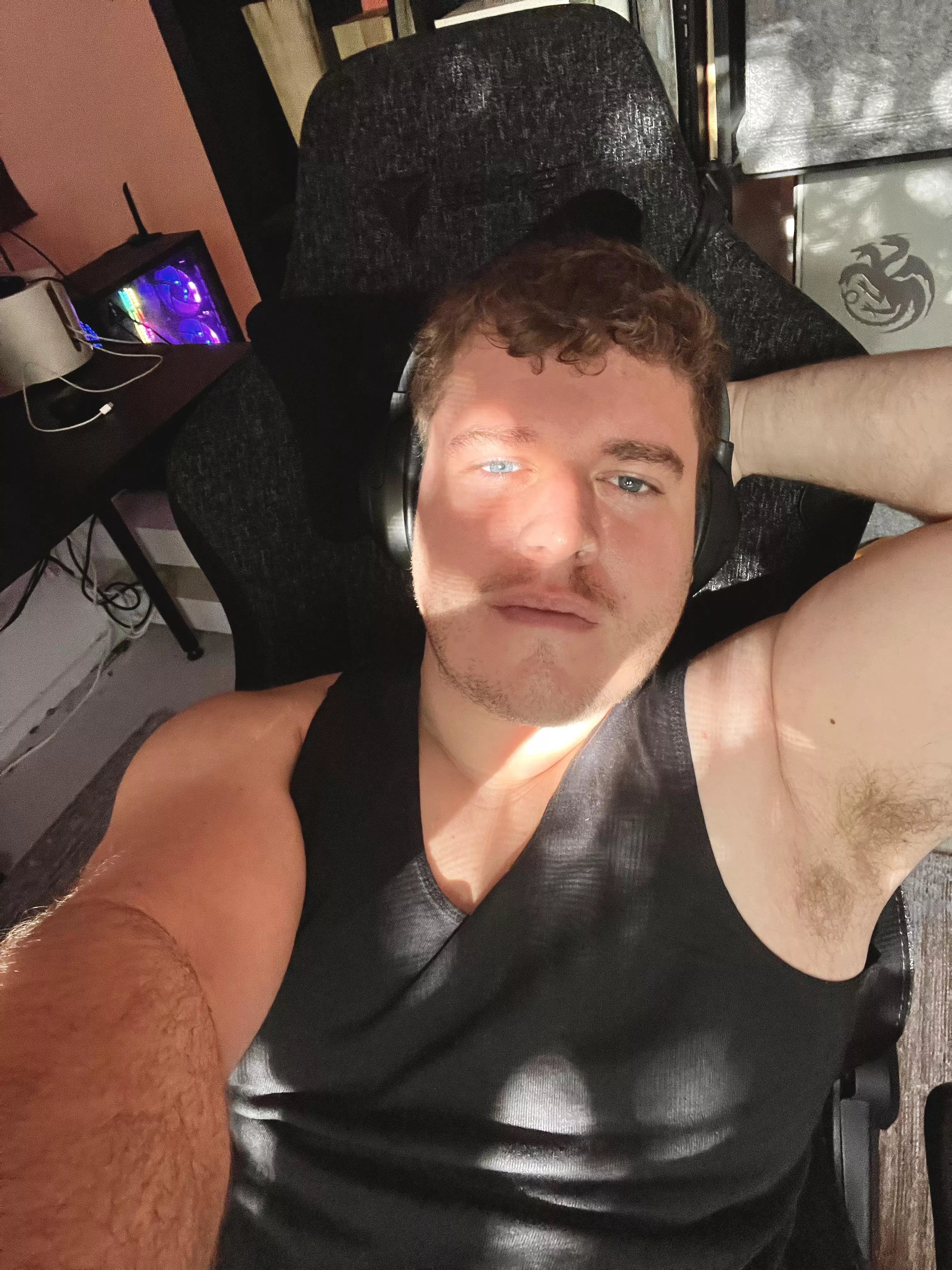 Aussie guy just trying to meet some other gay bros, HMU