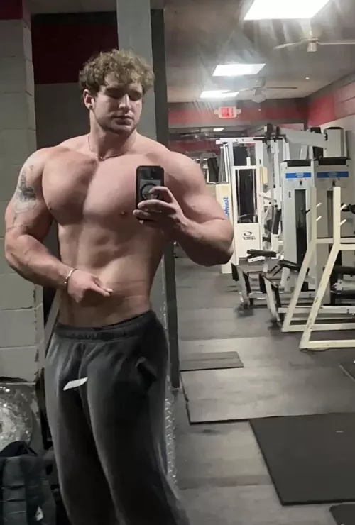 can I be your himbo gym bro? (19)