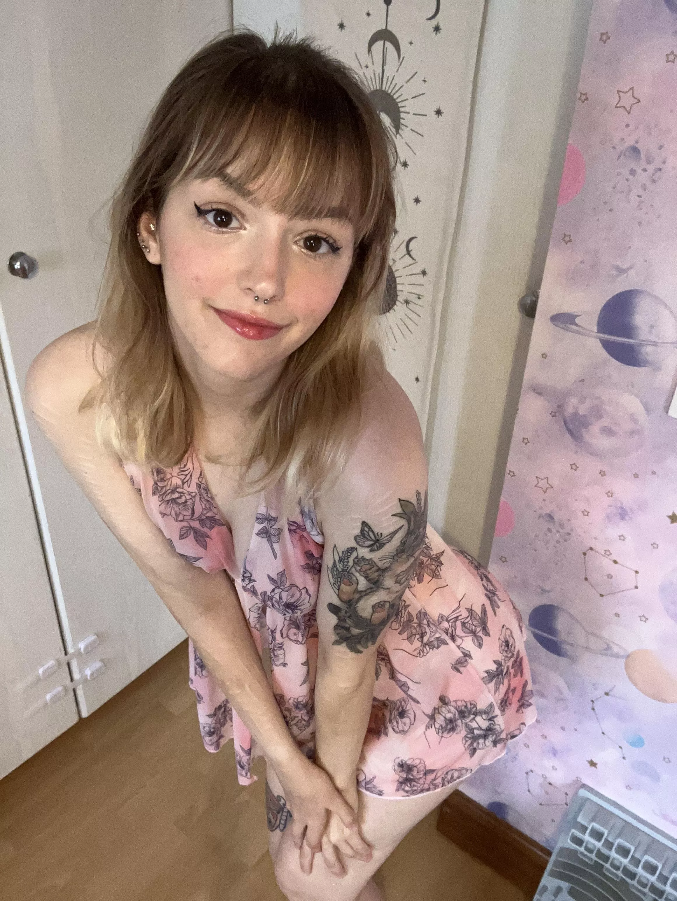 [F22] Happy Hump Day lovely people 🥰