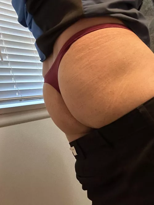 Happy thong Thursday