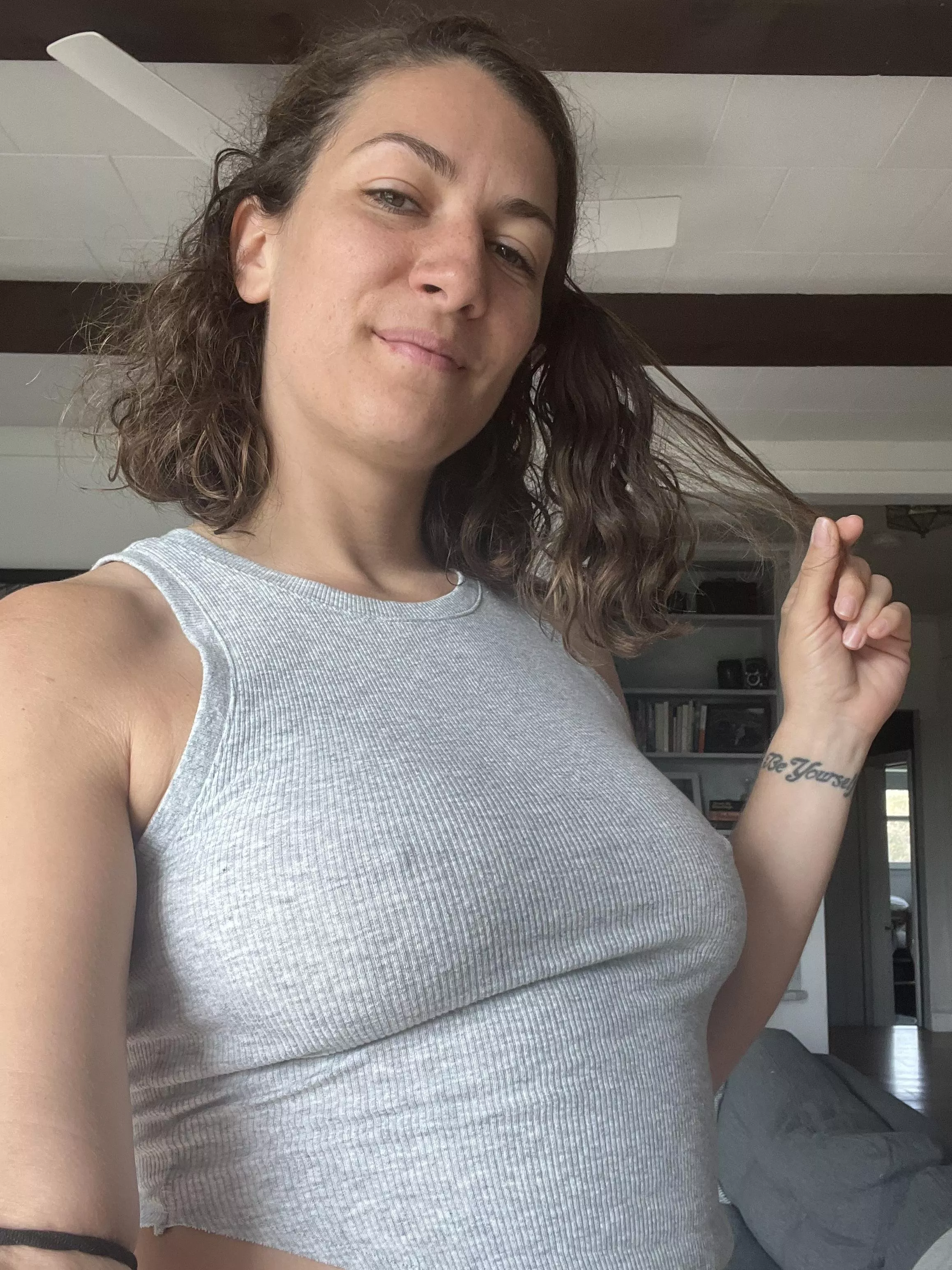 Hope your day is sweet 😘 [f]