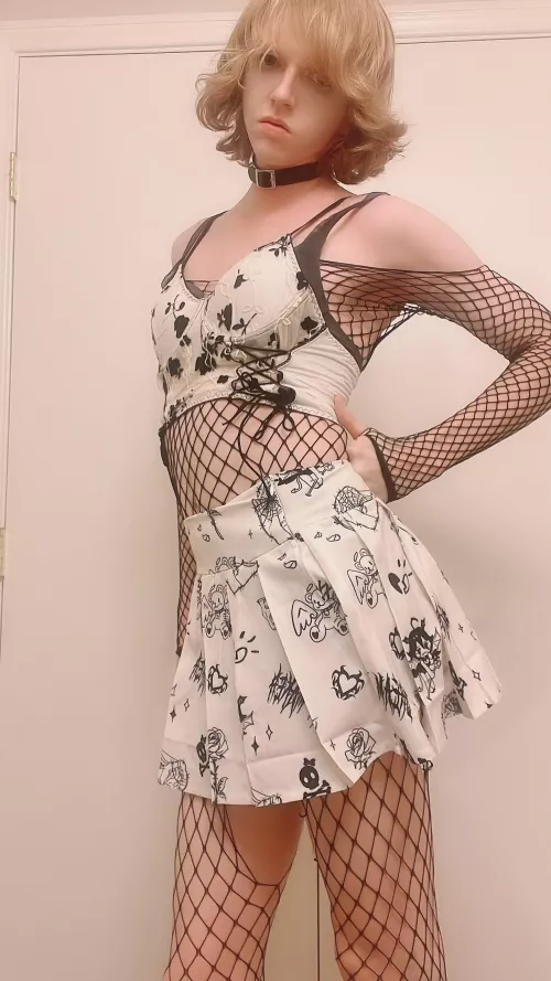 How’s my outfit? 💕🖤