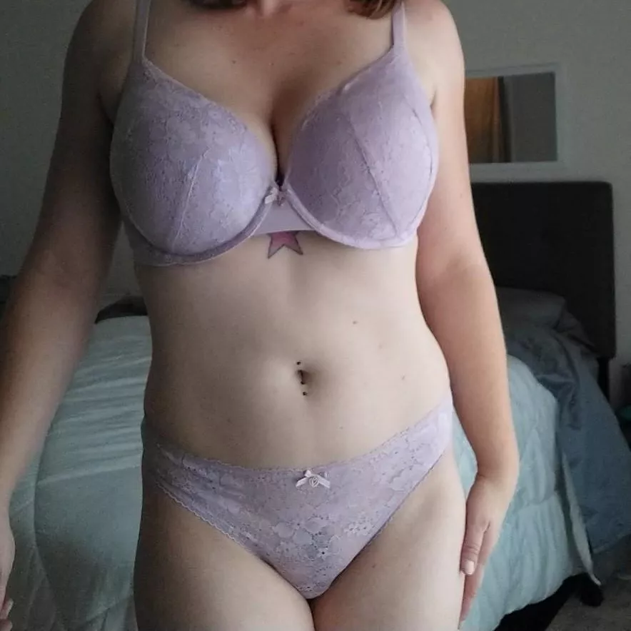 I love pierced bellybuttons, HBU?