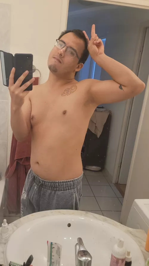 I never use deodorant, wanna smell?