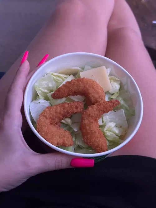 i will eat the food and later scratch you