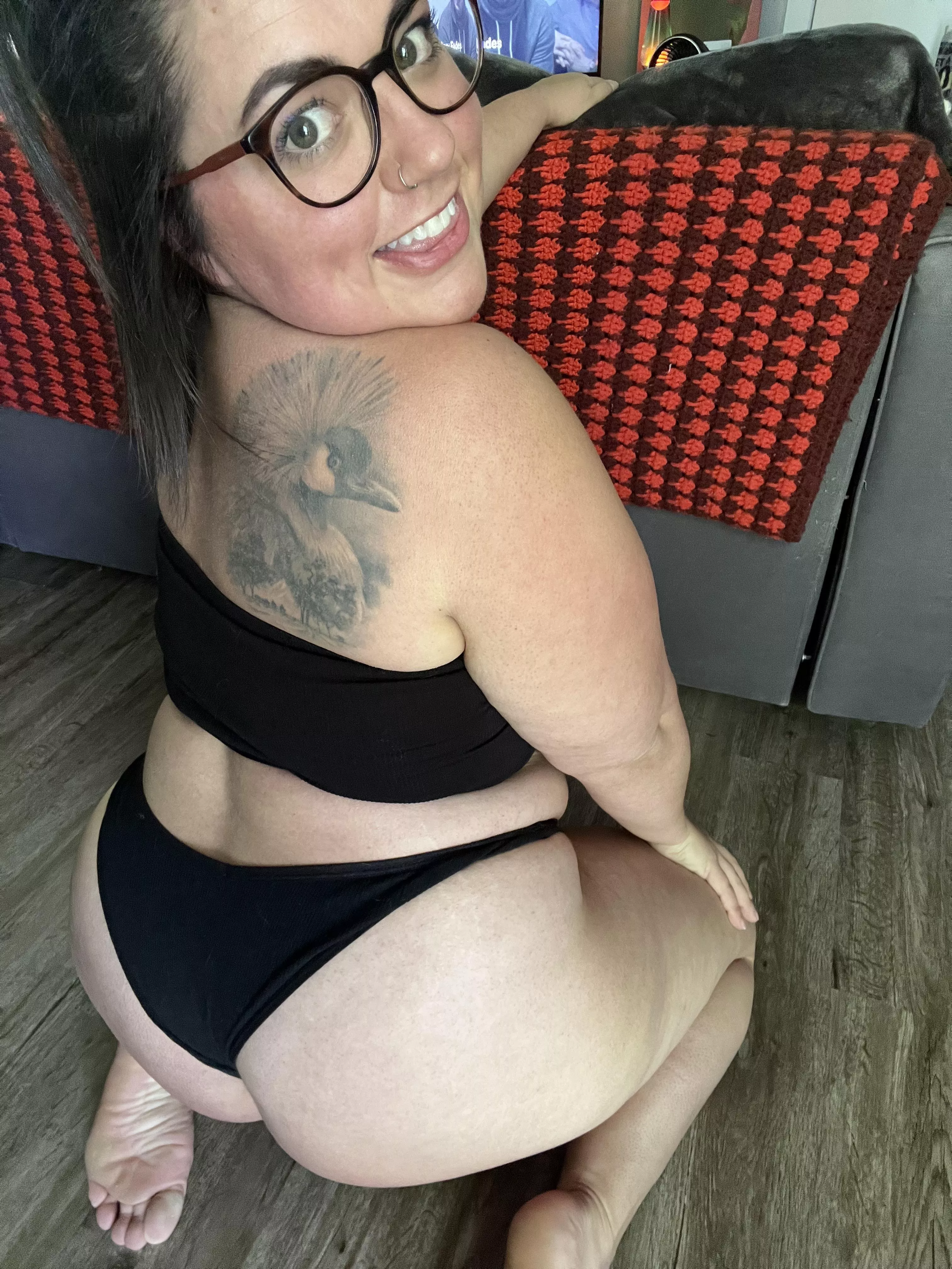 I’m trying to look back at you like this