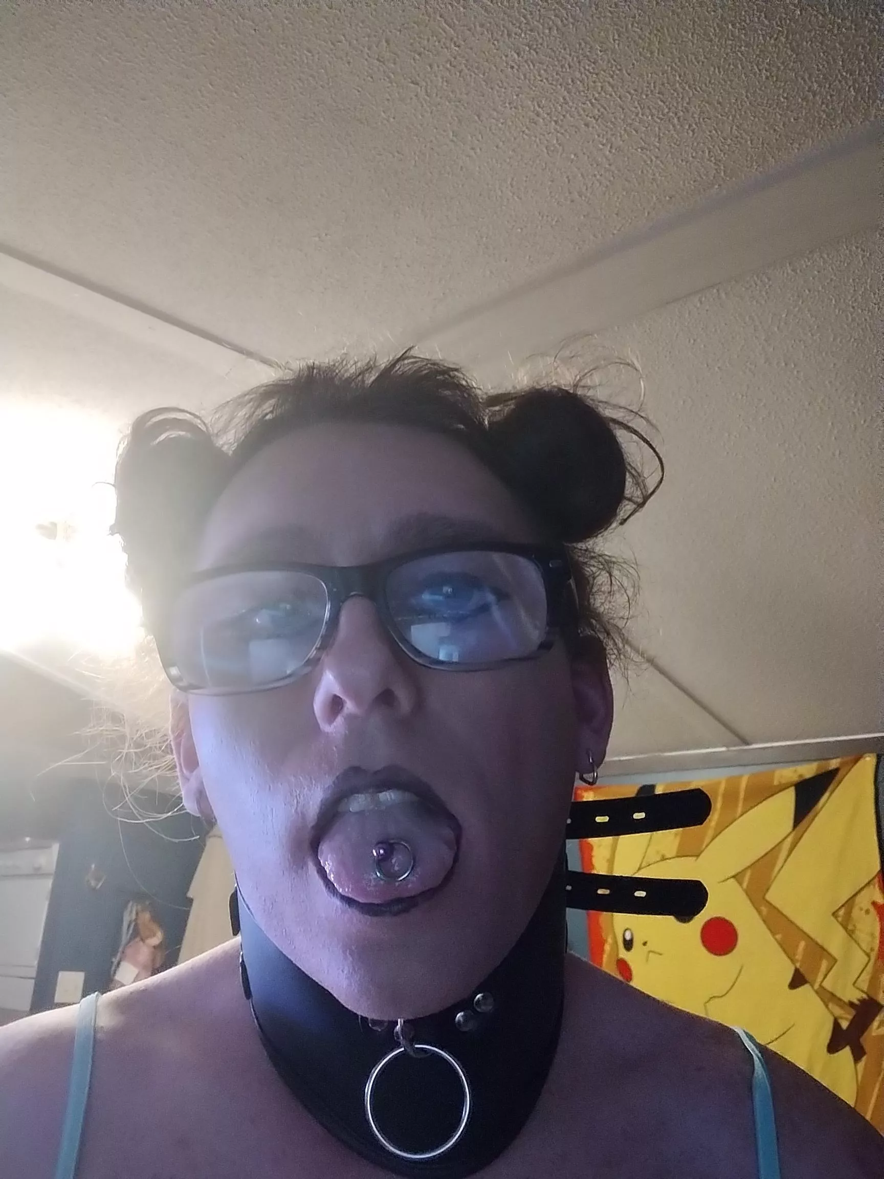 New posture collar! Ready for a faceful!