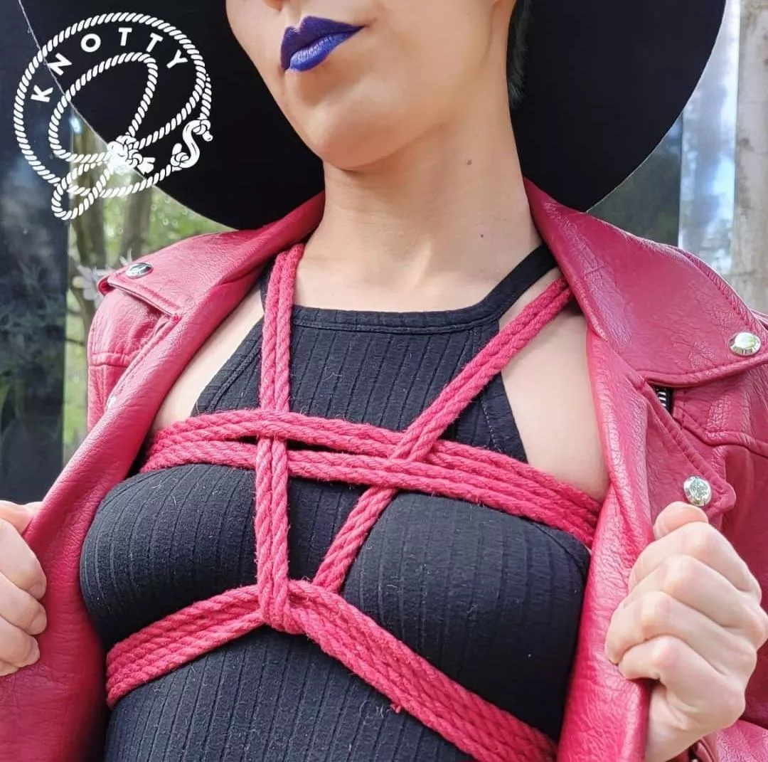 [OC] Simple harness paired with a matching jacket🤌✨️ It's a look.