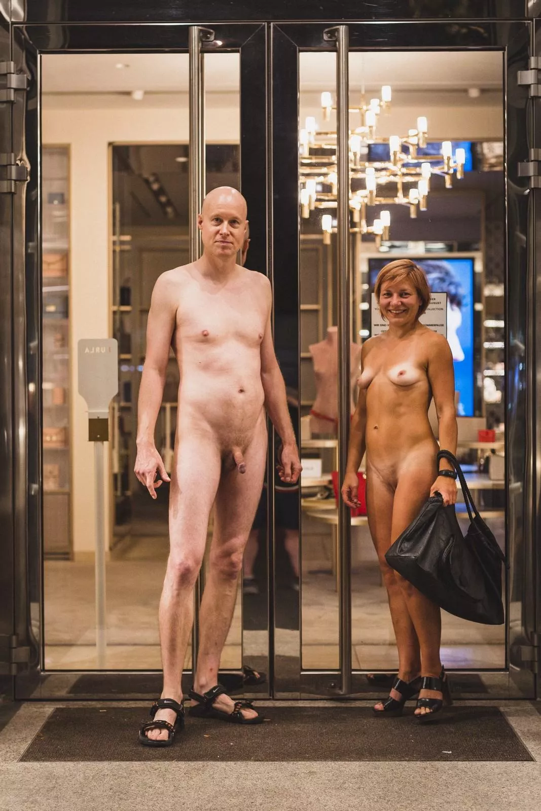 Shopping naked with Olivia in Berlin, she gave me the permission to share this picture 💪