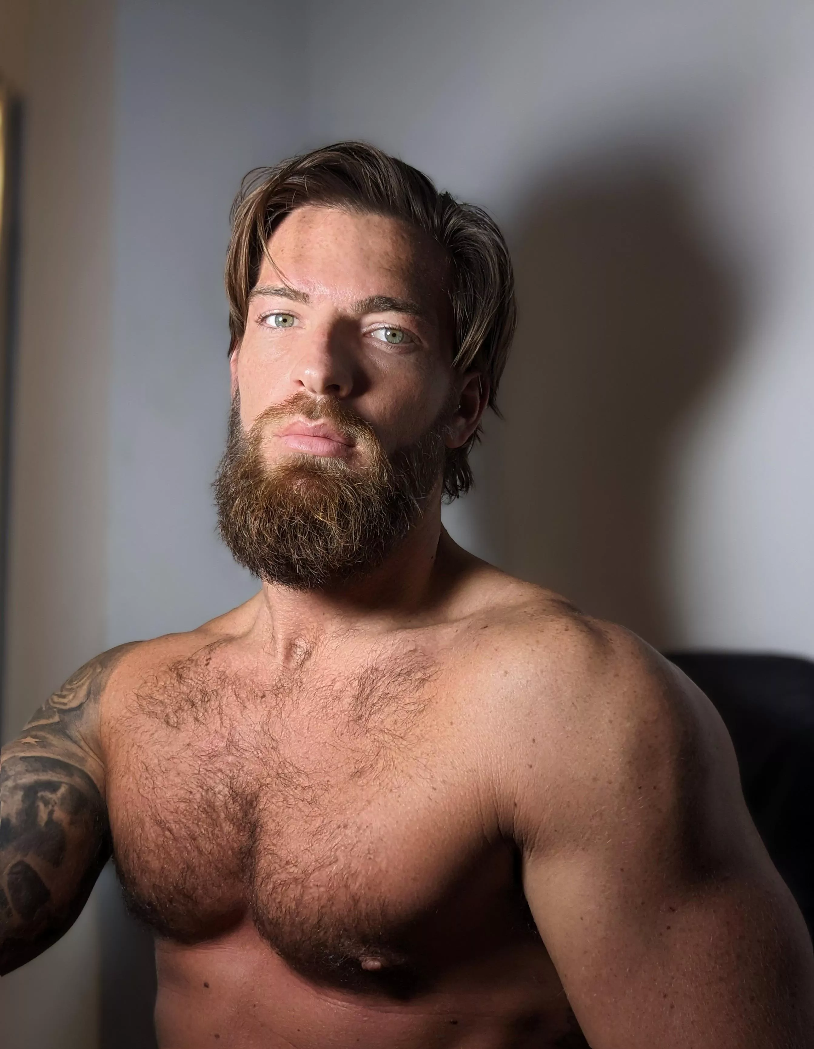 Sitting at my work desk waiting for you to crawl under and unzip me