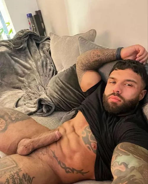 Who wants to come chill?