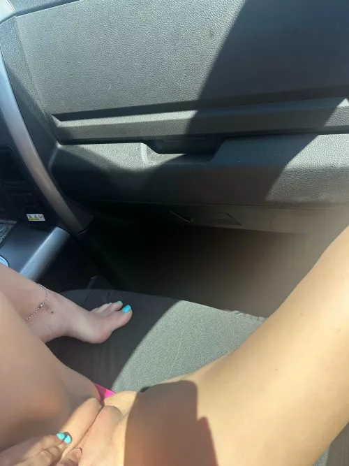 Would you pull over just to eat me out 🤔