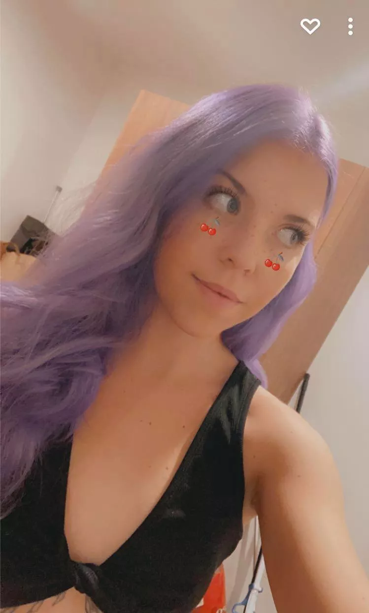 You’d love to fuck a girl with purple hair
