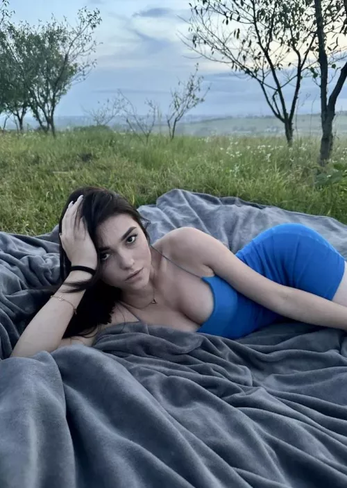 am i looking hot? 19y petite :3