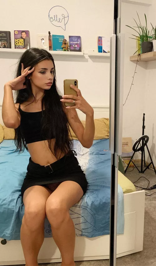 Do my today's mirror selfie look sexy?