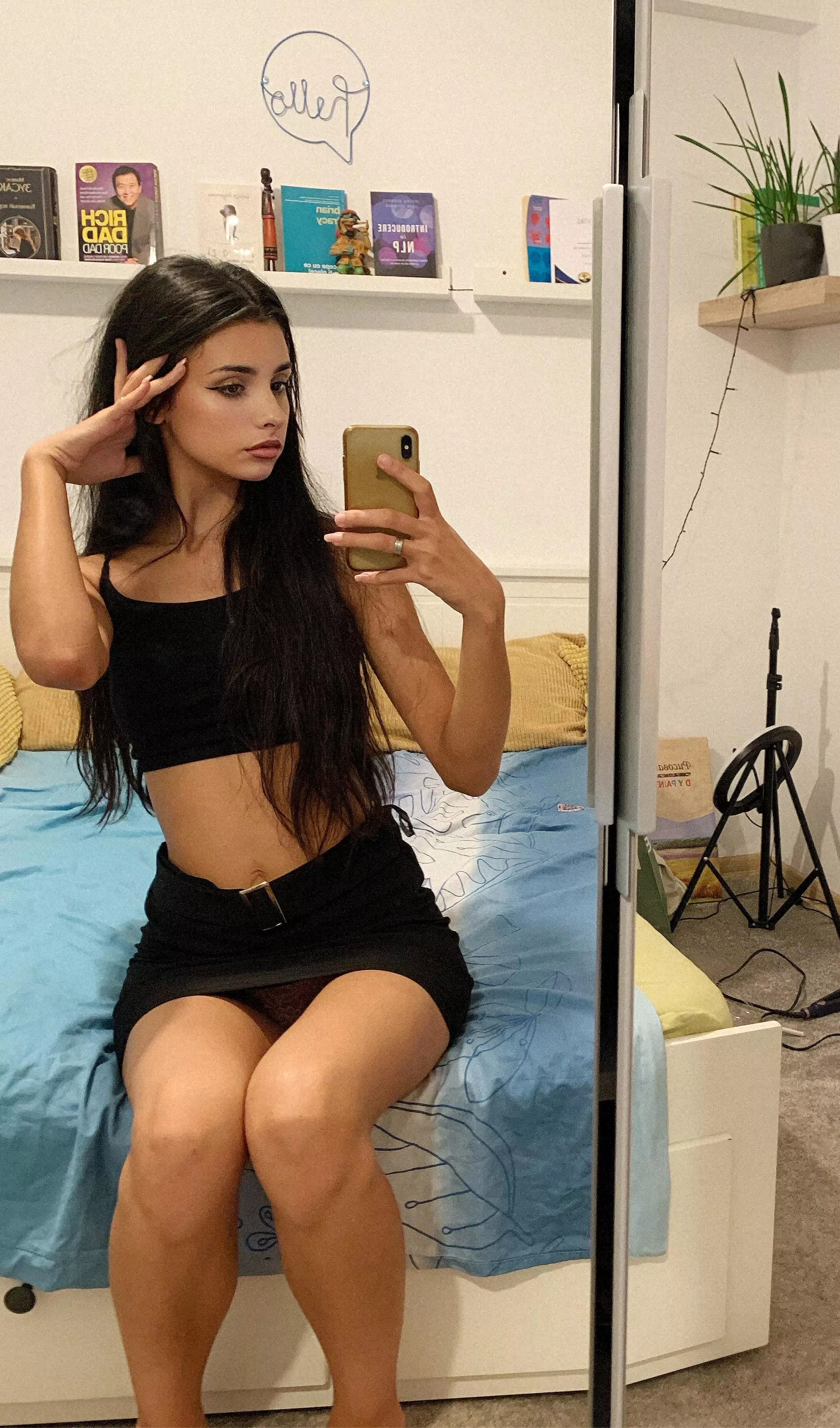 Do my today's mirror selfie look sexy?