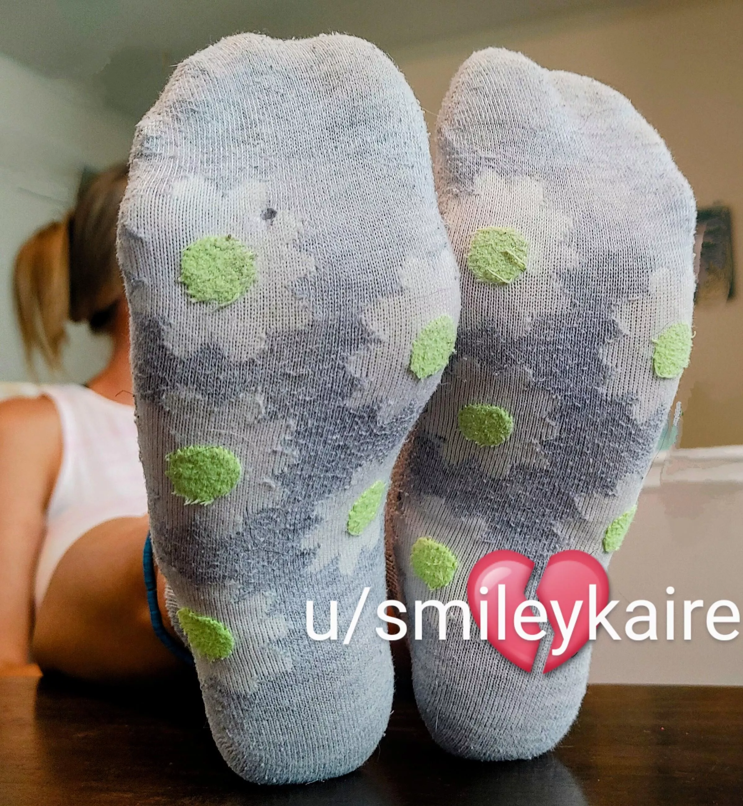 I'm like bikini tops and shorts, they're like cardigans and pumpkin spice.. we are not the same👽 [f] (oc)