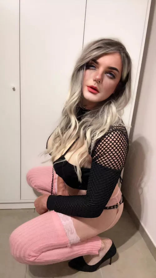 Is this an appropriate outfit to visit a gloryhole?