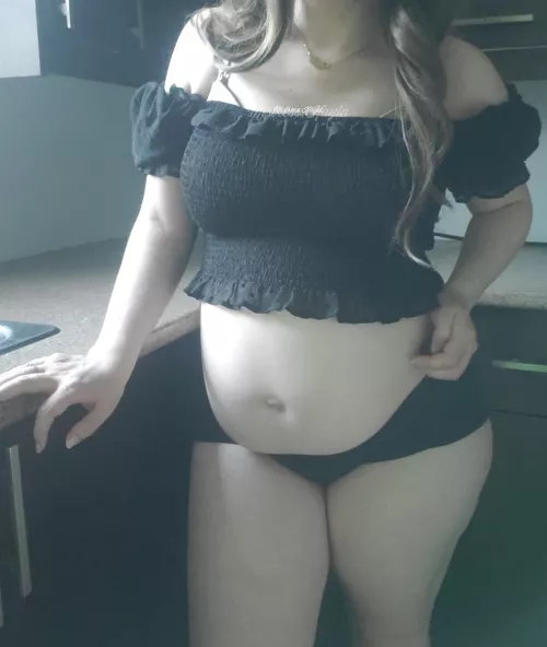 Show your admiration for this gorgeous pregnant belly!