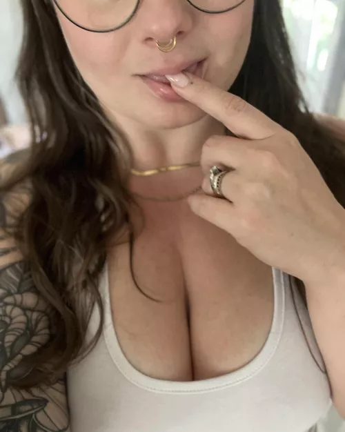 This MILF's feeling soft and full today