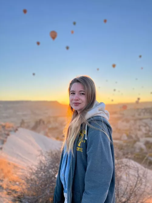 This mom loves to make all the horny cubs hard