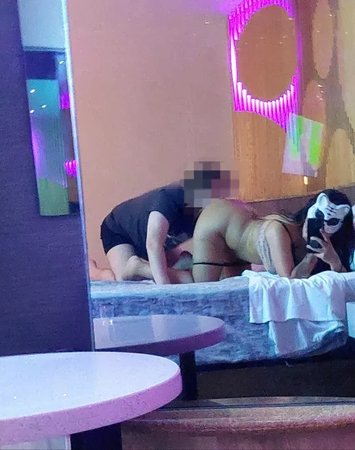 Who likes to eat ass?