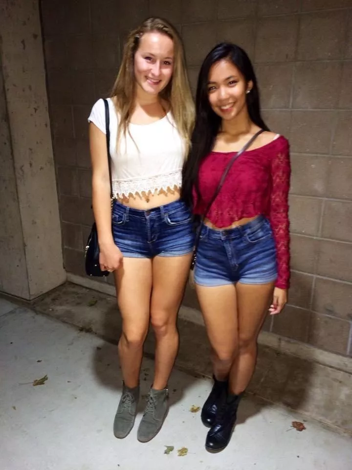 [2] Hot Friends