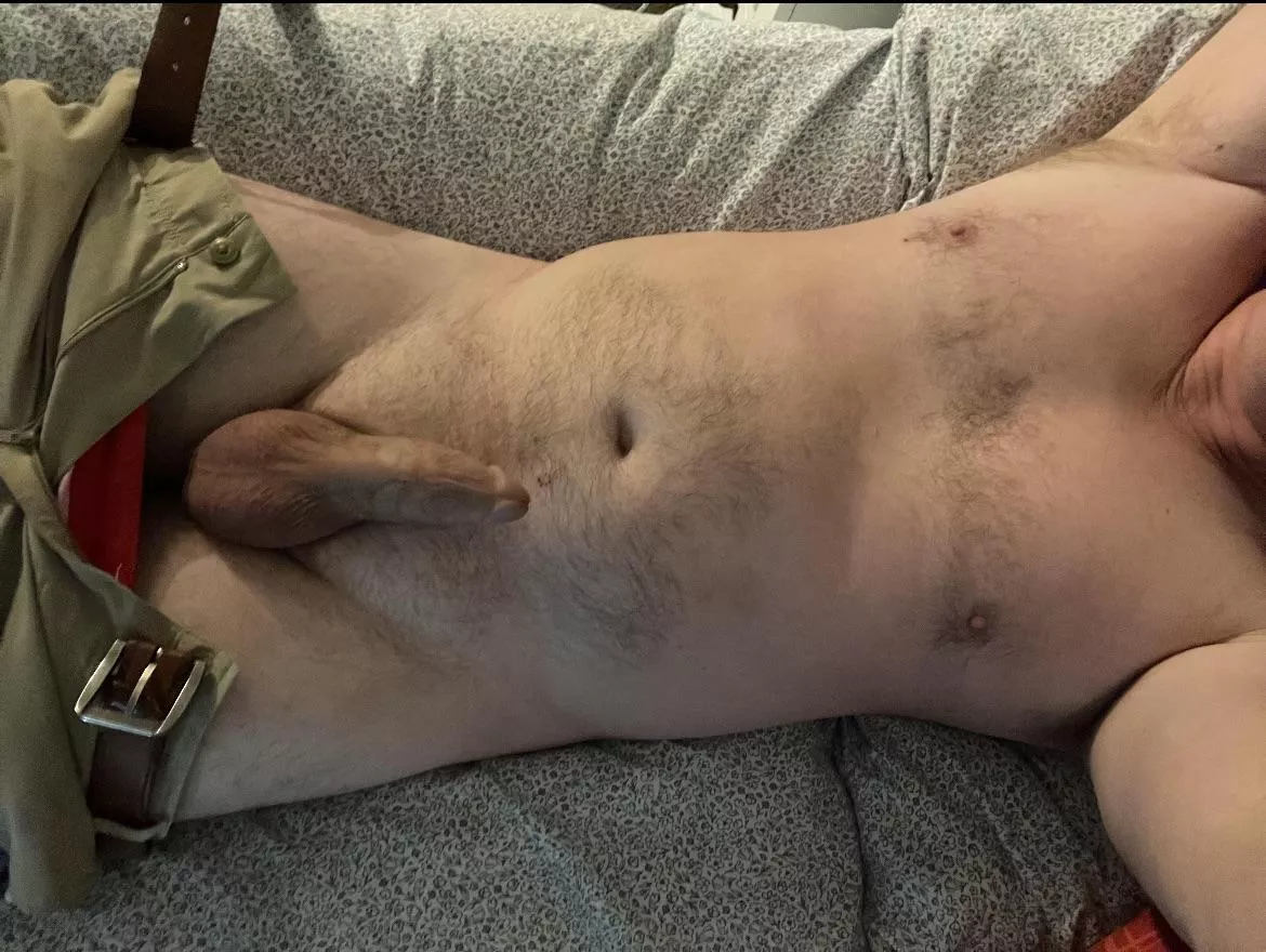 [46] who wants to wrap their lips around daddy’s cock?