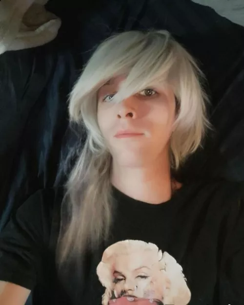 Am I cute enough for cuddles? I promise I don't bite🥹