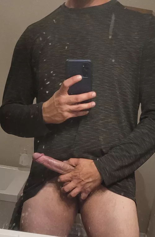 Come clean my mirror and ill stretch you out 😈 (m)