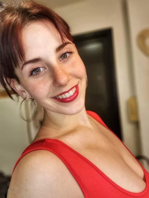 Do Latinas catch your eye?