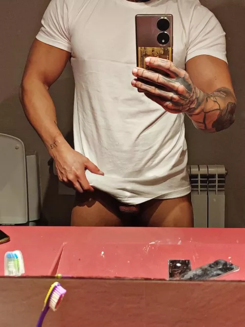 I do not like this t-shirt, who wants to help me tear it apart?