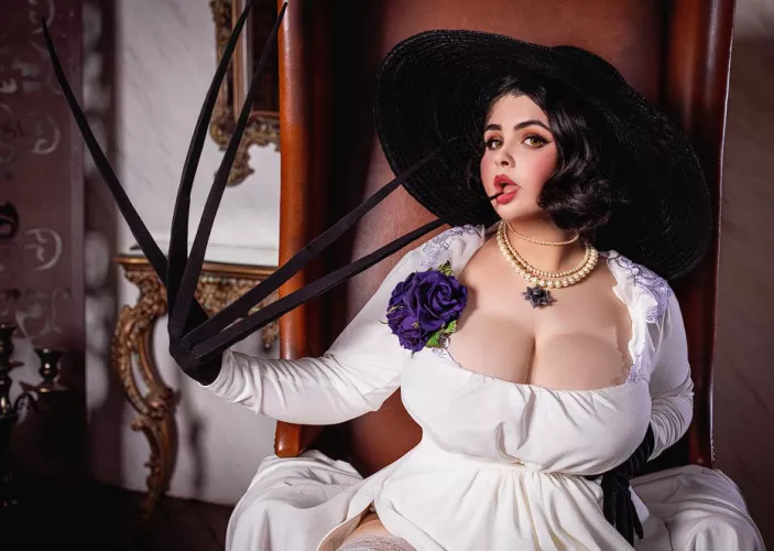 Lady Dimitrescu (Resident Evil Village) by Bunnie_wifey