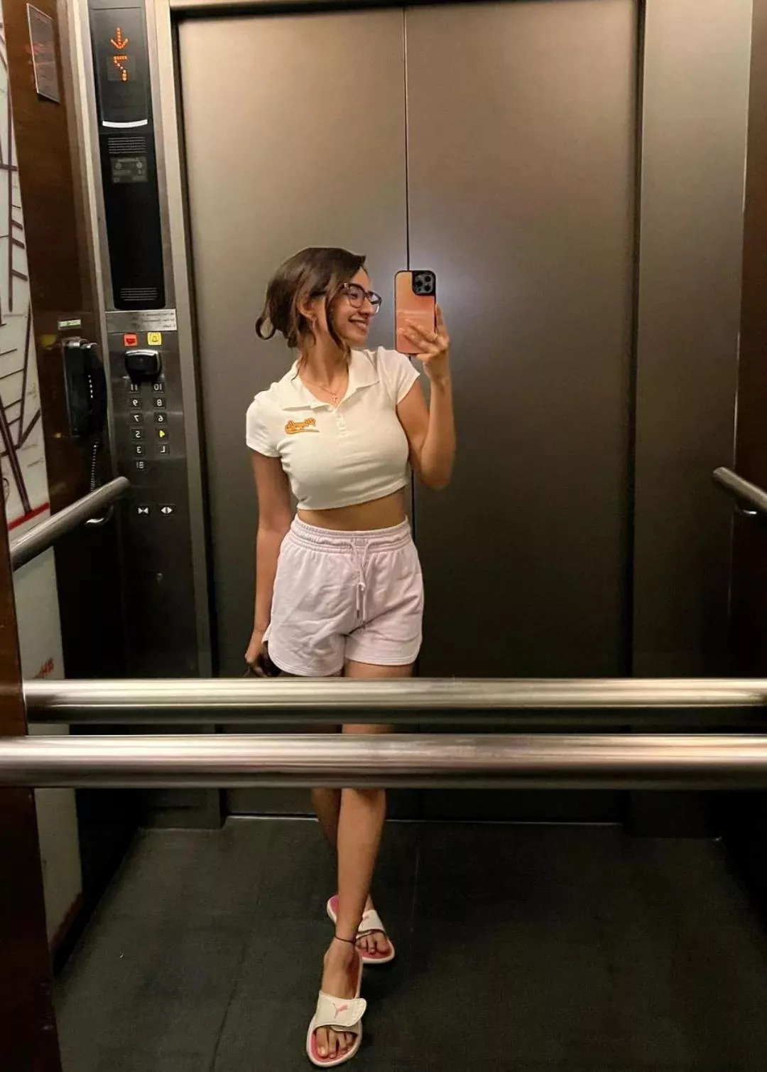 Please recommend Indian actresses with the most fuckable bodies. There is no need to take a very famous person. I just want a fuckable body.