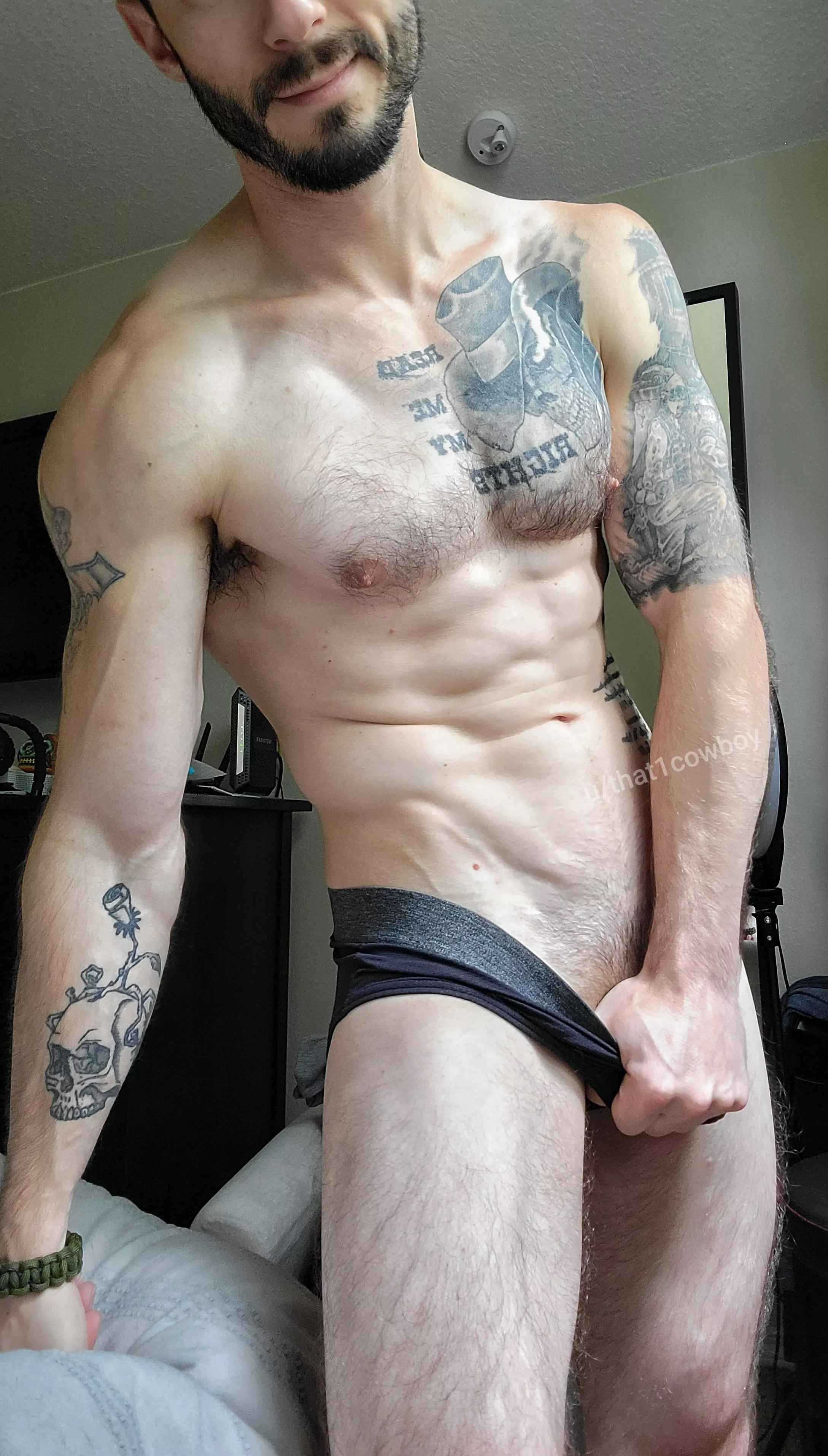 Providing dirty thoughts for those of you at home on a Friday night 😏