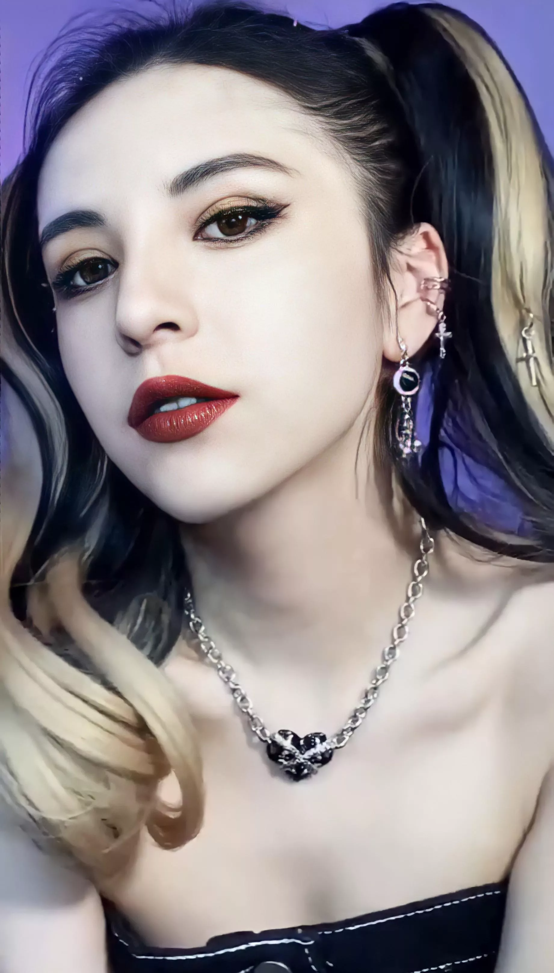 Selfie by marelynwaffle who wants to cream